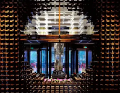 Sanjin International Hotel (Wuyi Station Development Avenue)