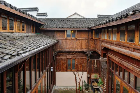 Hangzhou Eight Blessings Inn