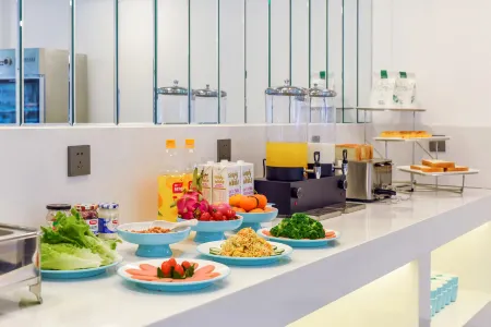 Xana Hotelle (Chongqing Dazu Stone Carving Changzhou Ancient City) Отели рядом с достопримечательностью «Dazu Stone Carving Baoding Mountain Scenic Area - Guiding Service Hall»