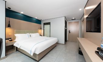 Wuhan Chengyi Intelligence Hotel (Zuoling New Town Branch)