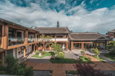 Lichengbieyuan No.9 Courtyard (Lijiang Ancient City Snow Mountain View Shop)