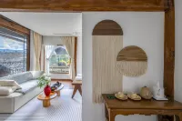 Floral Hotel· Weimo Jingshe Hotel