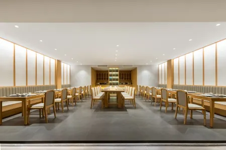 Holiday Inn Nanjing Yingzun Hotel (Nanjing University Xianlin Subway Station) Отели рядом с достопримечательностью «Nanjing University (xianlinxiaoqu)»