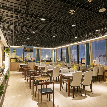 Vienna 3 Best Hotel (Shangqiu High-speed Railway Station Kaixuan Road Branch)
