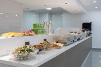 Burton Hotel (Xinyang High-speed Railway East Station)