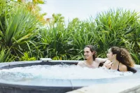 Oriental Hotel Okinawa Resort & Spa - Hot Tub