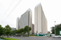 雲上電競電影酒店（臨沂大學城國際博覽中心店） 鄰近臨沂大學外國語學院的酒店