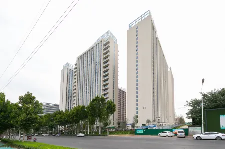 Yunshang E-sports Film Hotel Отели рядом с достопримечательностью «Linyi University Foreign Language School»