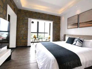 Lanchao Huajianshe Homestay (Zhuhai Guishan Island)