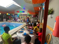 Hogis Luxury Suites - Pools
