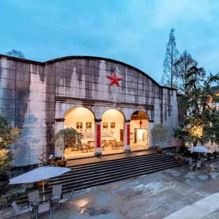 Fanghua Hotel