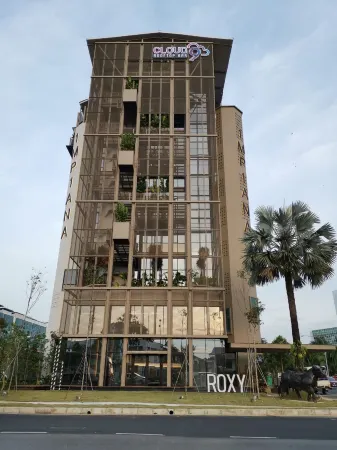 Impiana by Roxy Hotel Отели рядом с достопримечательностью «New Sarawak State Legislative Assembly Bldg»