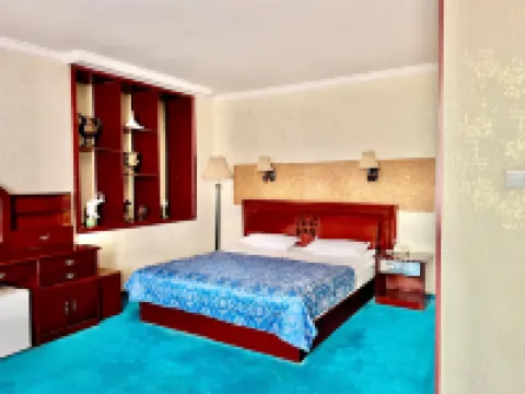 Kharaa Hotel & Restaurant