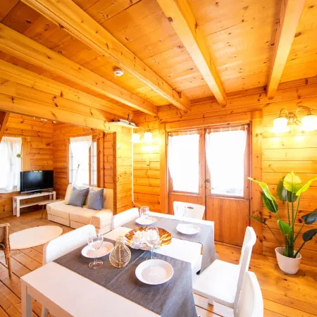 Awaji Seaside Log house in Goshiki