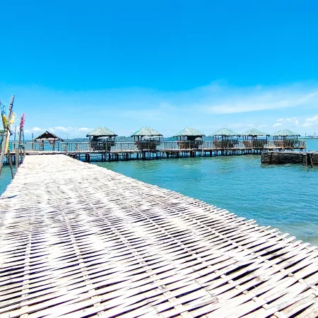 Riannes Beach Resort by RedDoorz