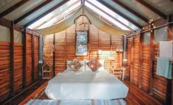 The River Runs Chiang Klang