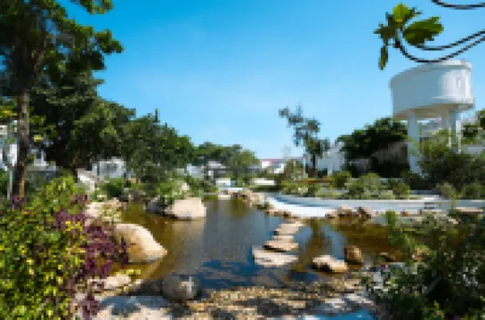 Listen to the sea shell holiday home (China's first beach shop)