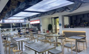 Yichang Three Gorges Airport Hotel (Xiaoting Three Gorges International Airport Branch)