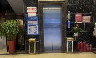 Xinyi Weather Dan Hotel