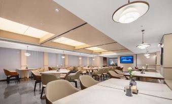 Atour Hotel Chengduo Tianfu New Area Erjiangsi Subway Station