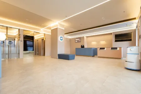 HanTing Hotel (Changchun Beihu Wuyueguangchang) Отели рядом с достопримечательностью «Парк Северного озера Чанчунь»