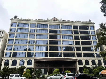 Yonglihui Hotel Отели в г. Ичуань