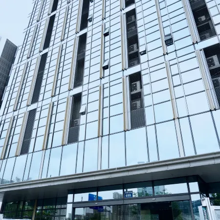 Autumn Thoughts High-Rise Scenic Administrative Apartment