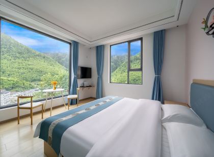 十里湛藍民宿（四姑娘山）