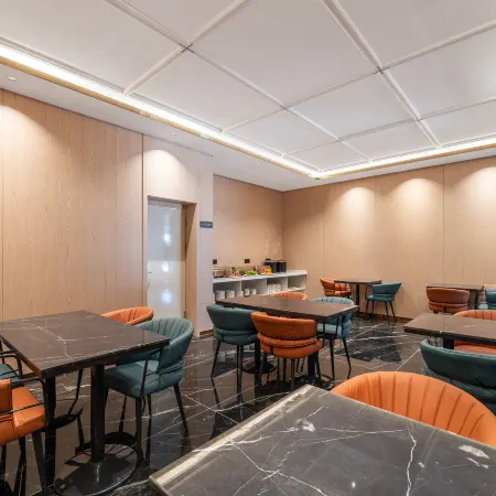 Mehood Yzzi Hotel (Haixi Prefecture Dulan Jianshe Street)