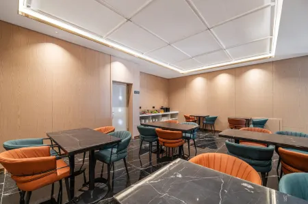 Mehood Yzzi Hotel (Haixi Prefecture Dulan Jianshe Street)