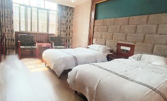 Chaling Bailun Fashion Hotel