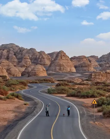 Jinjiang Metropolo Hotel (Hami Railway Station Branch)