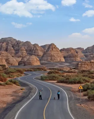 Jinjiang Metropolo Hotel (Hami Railway Station Branch) Hotel di Hami