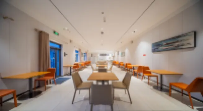 瀾庭柏曼飯店（濟南西站臘山立交橋店）