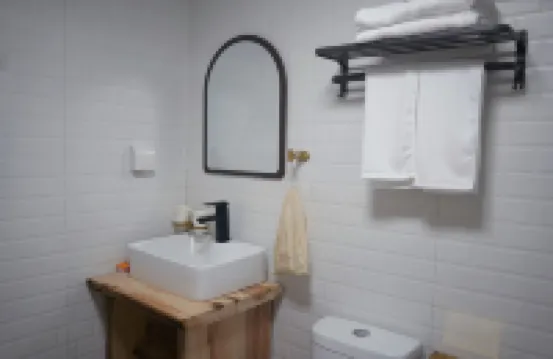 Yichuan Riverview Resort B&B (Dongxixiang Xiangbishan Branch)