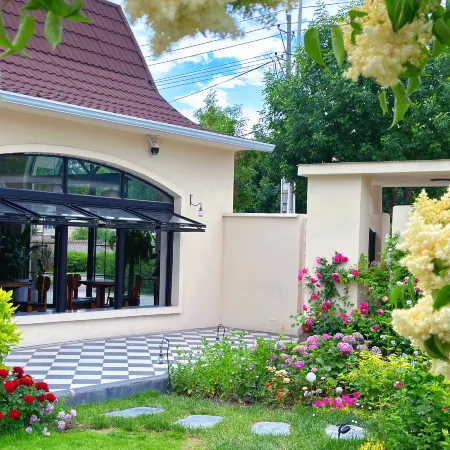 Yanlanli Vacilando | Designer Resort Garden Homestay (Tekes Bagua City)