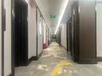 Yunchao Light Luxury Hotel (Xinye Chaoyang Road) - parking
