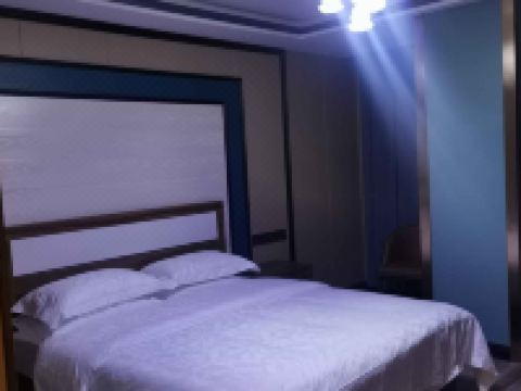 喀什凯日商务酒店 - 豪华大床房