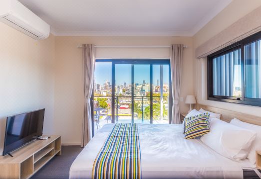 2. 더 윈저 아파트..