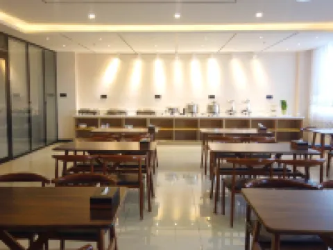 Super 8 Premier Hotel (Tumushuke City Government Branch) Hotels in Tumxuk