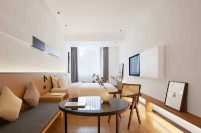 Sfeel Designer Hotel (Chengdu Dufu Caotang Shop) Hotel dekat Chengdu Du Fu Thatched Cottage Museum