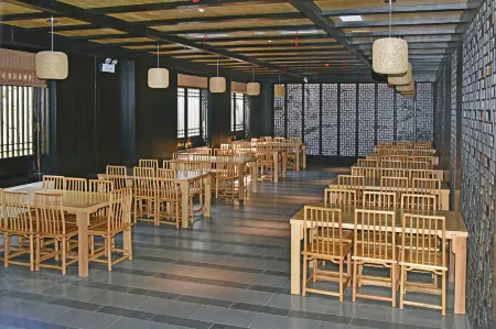 Jiuluzhai Scenic Area Wooden Villa Отели в г. Баокан