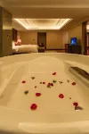 Hongge Hot Spring Resort - balcony