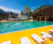 Hailuogou Moxi Ancient Town Long March Hotel