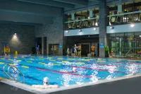 Emeishan Liyuan·Zenlin Hot Spring Hotel - Yüzme Havuzu