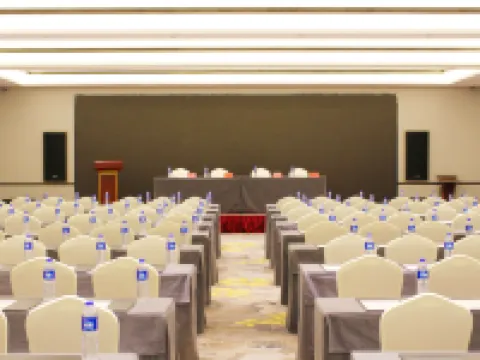 NANYANG REBECCA INTERNATIONAL RESORT HOTEL Hotels in Zhenping