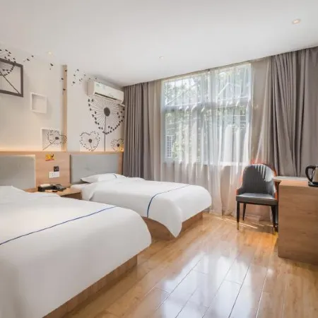 ruijingzhige Hotel (Xiangshan Wanda Plaza)