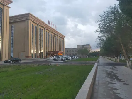 Alashankou Longquan Hotel Отели рядом с достопримечательностью «Alataw Shankou»