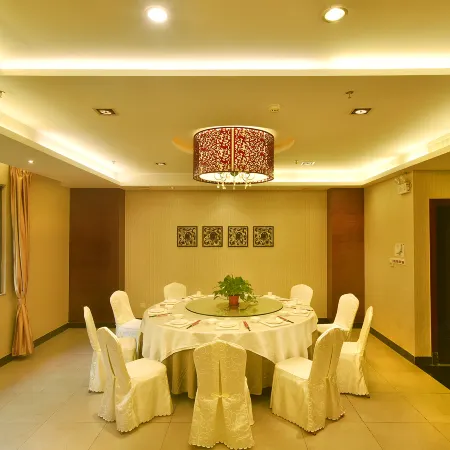 Xinfeng Utop Spring Primeval Forest Resorts