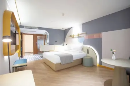 Aifeel Hotel (Qingdao Licun Subway Station Leke City Jingkou Road Branch) Отели рядом с достопримечательностью «Qingdao Hengxing Vocatioanl & Technical College»